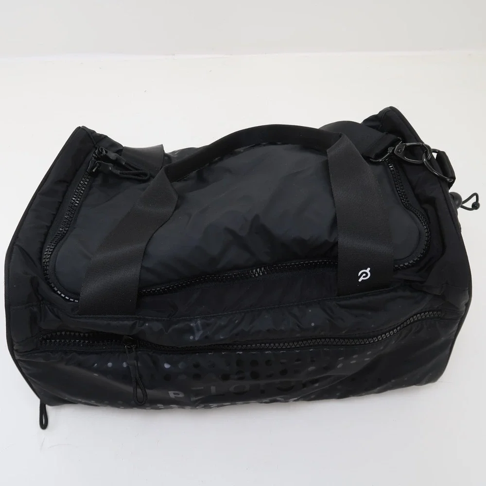 Peloton‎ On The Go Duffle Bag Black Travel Gym Puffed Shoe Compartment